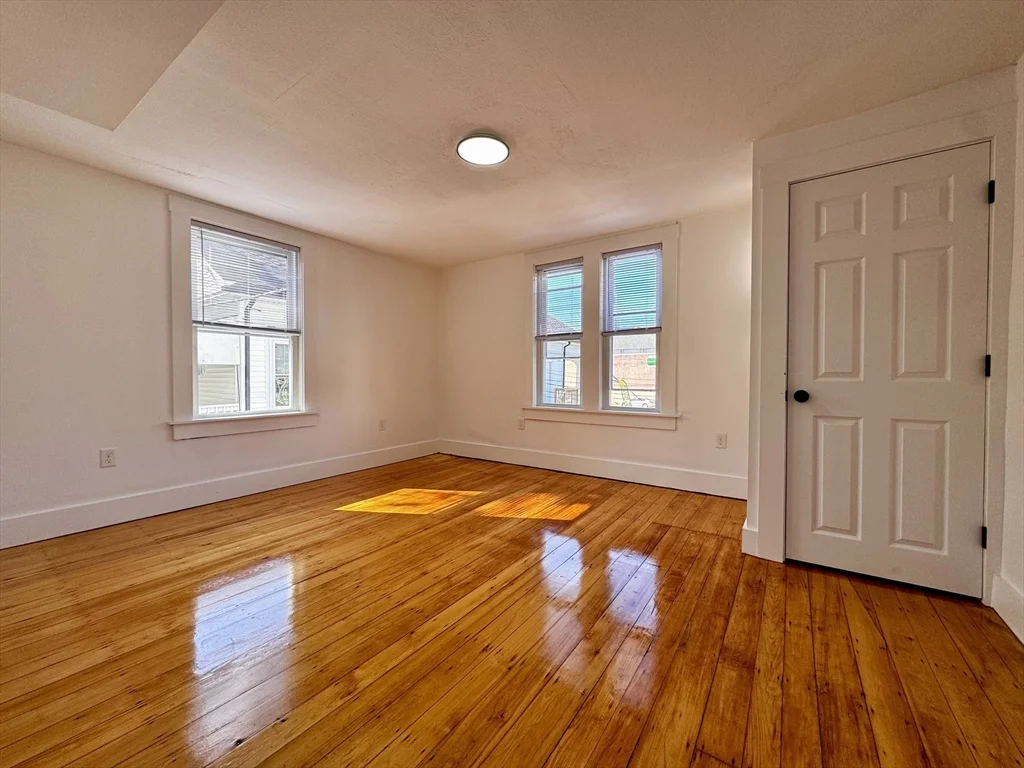 3 bed, 1 bath apartment for rent at 19 Main St Unit B, Foxboro — photo 3 of 26