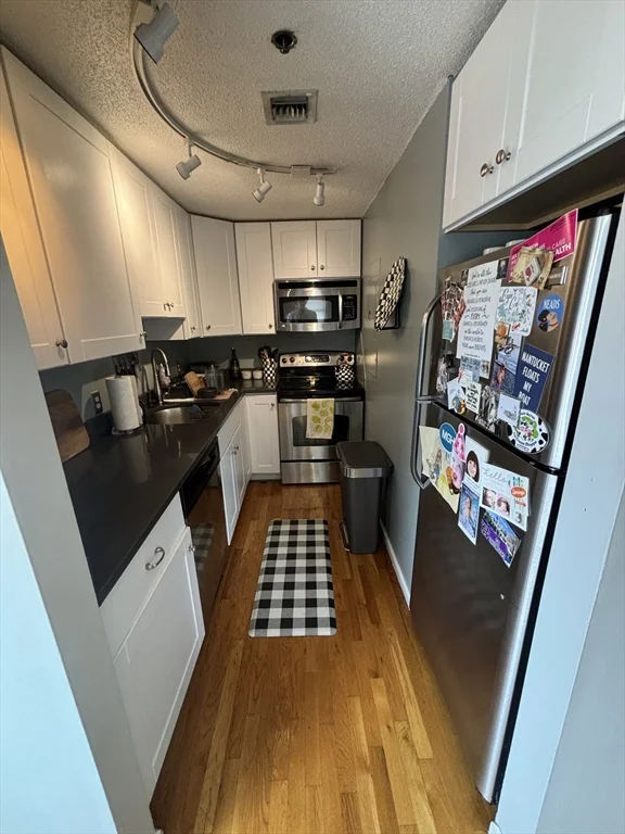 1 bed, 1 bath apartment for rent at 19 Main St Unit D, Charlestown — photo 4 of 9