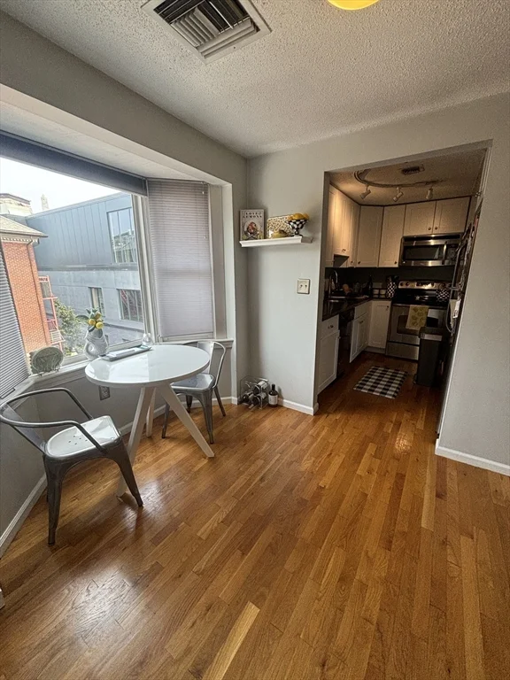 1 bed, 1 bath apartment for rent at 19 Main St Unit D, Charlestown — photo 3 of 9