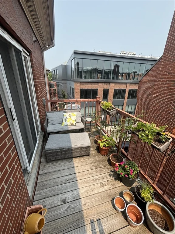 1 bed, 1 bath apartment for rent at 19 Main St Unit D, Charlestown — photo 8 of 9