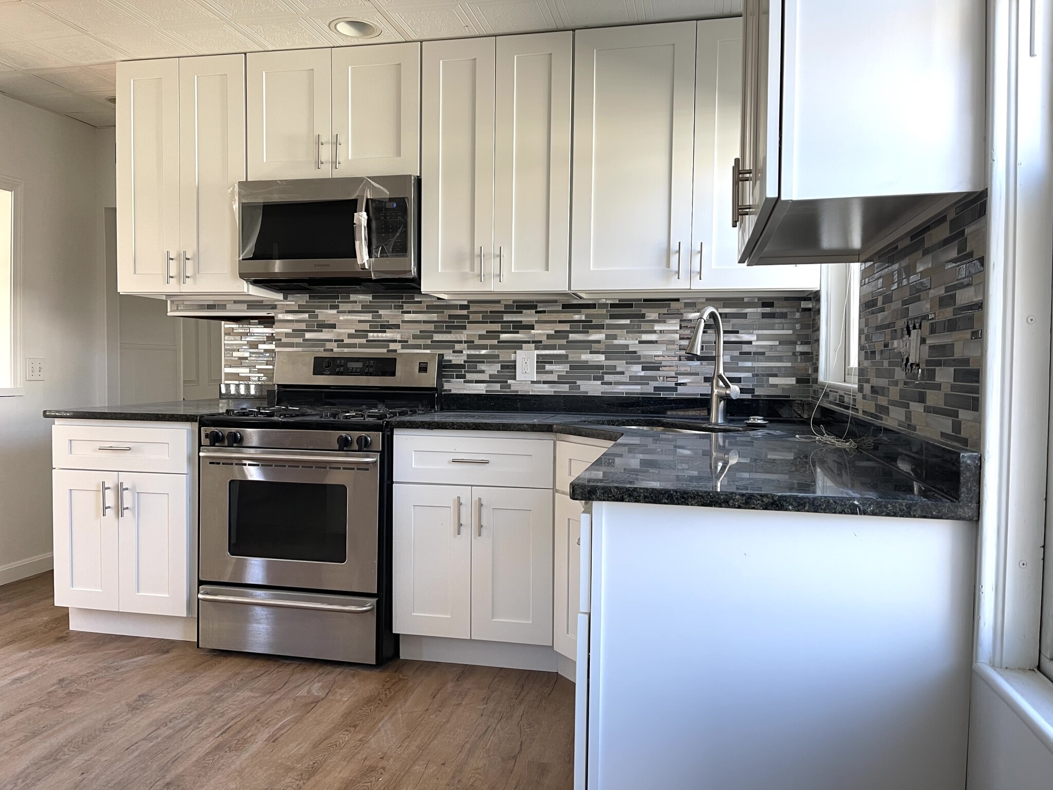 3 bed, 1 bath apartment for rent at 19 Malvern Ave Unit 2, Teele Square — photo 15 of 21
