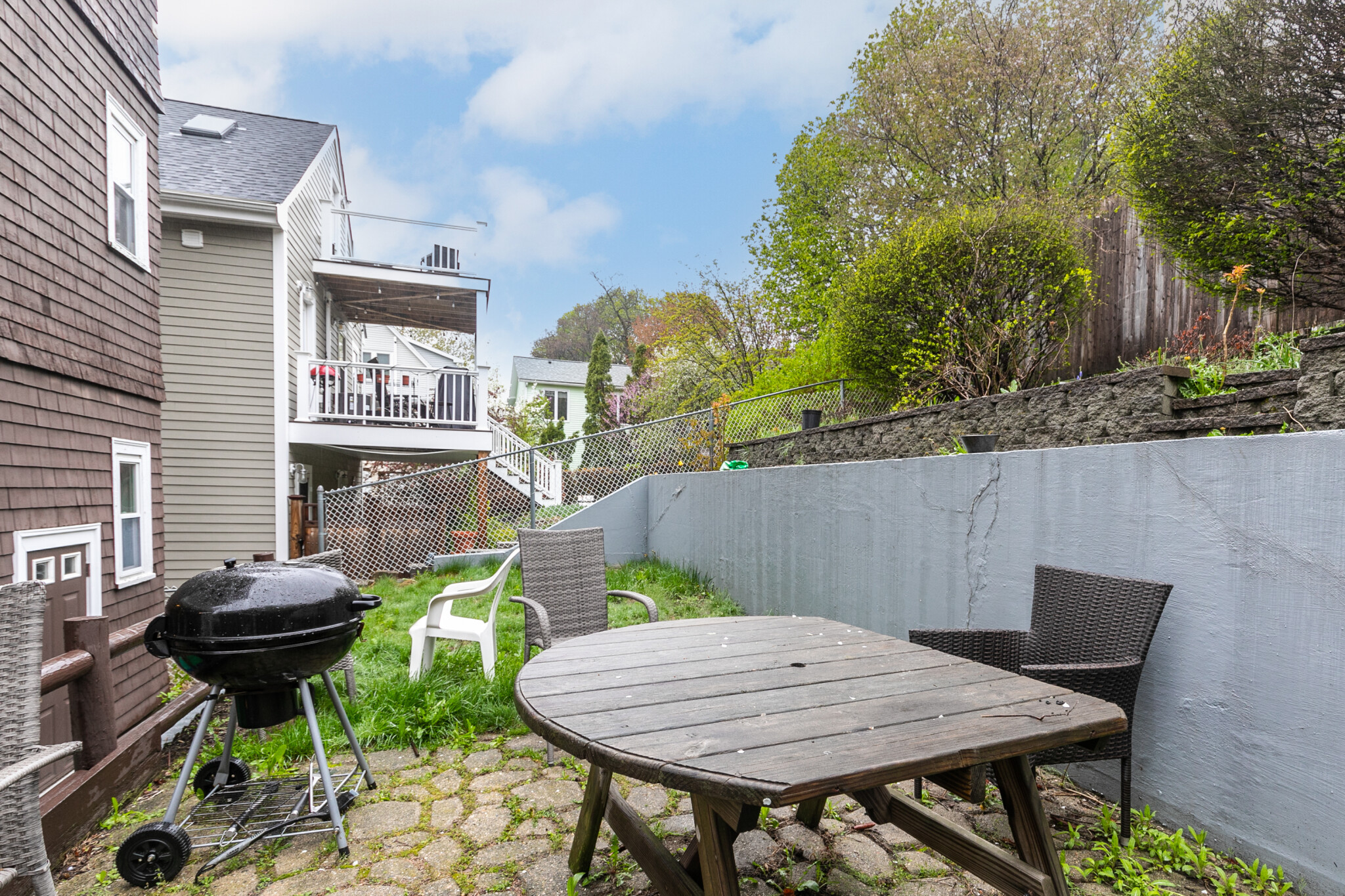 3 bed, 1 bath apartment for rent at 19 Malvern Ave Unit 2, Teele Square — photo 6 of 21