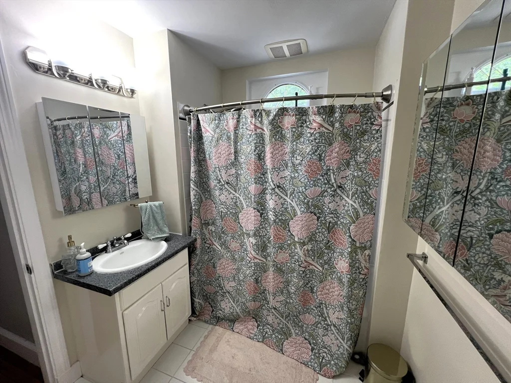 2 bed, 1 bath apartment for rent at 19 Maple St Unit 19, Auburndale — photo 22 of 30
