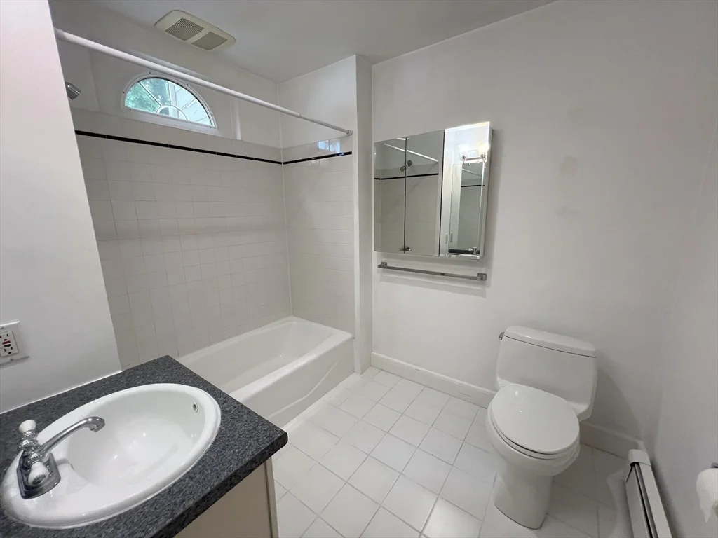 2 bed, 1 bath apartment for rent at 19 Maple St Unit 19, Auburndale — photo 13 of 30