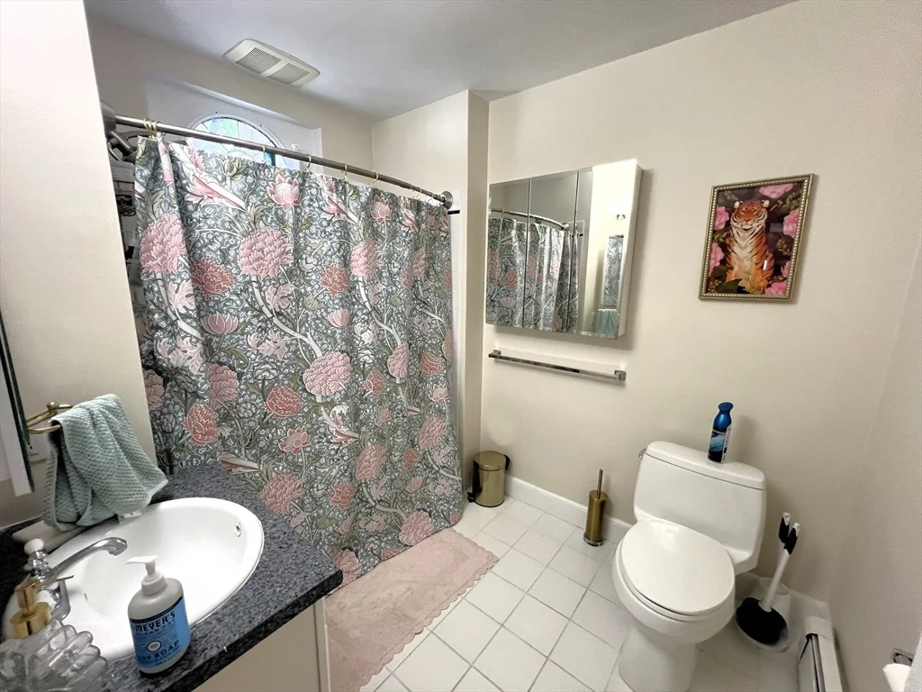 2 bed, 1 bath apartment for rent at 19 Maple St Unit 19, Auburndale — photo 24 of 30