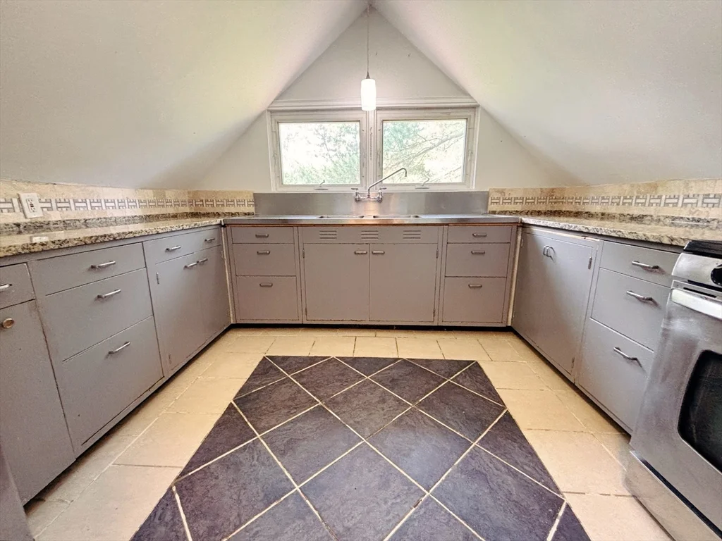 1 bed, 1 bath apartment for rent at 19 Maple St Unit 2, Uxbridge — photo 10 of 15