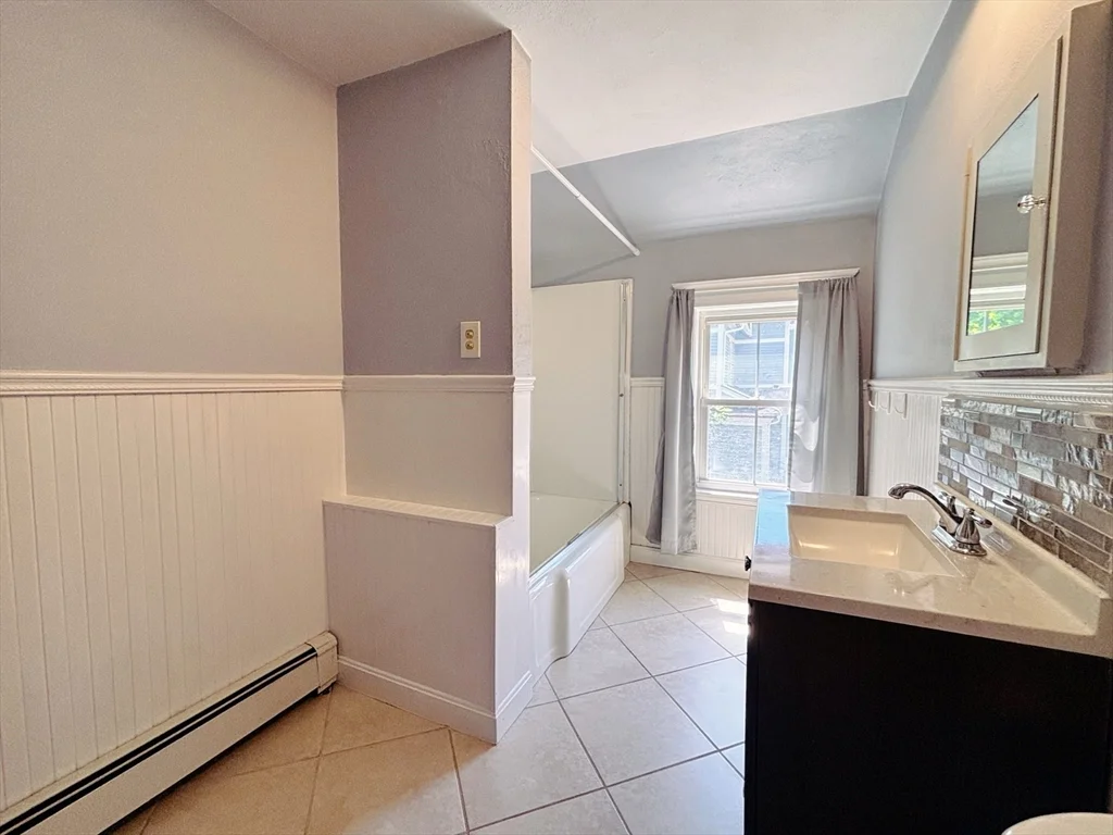 1 bed, 1 bath apartment for rent at 19 Maple St Unit 2, Uxbridge — photo 5 of 15
