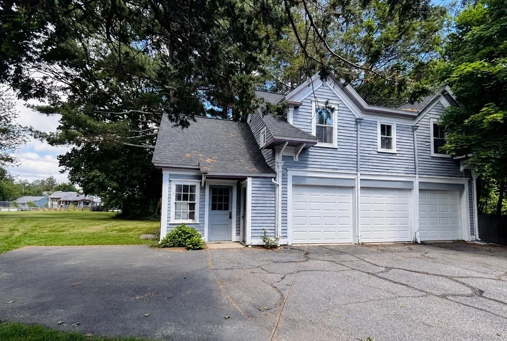 1 bed, 1 bath apartment for rent at 19 Maple St Unit 2, Uxbridge — photo 1 of 15
