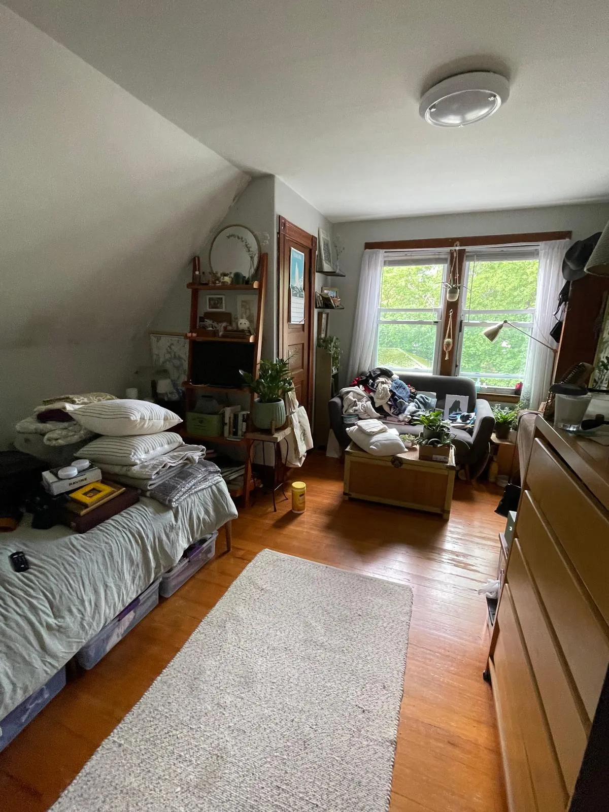 3 bed, 1 bath apartment for rent at 19 Mapleton St Unit 1, Brighton — photo 3 of 8