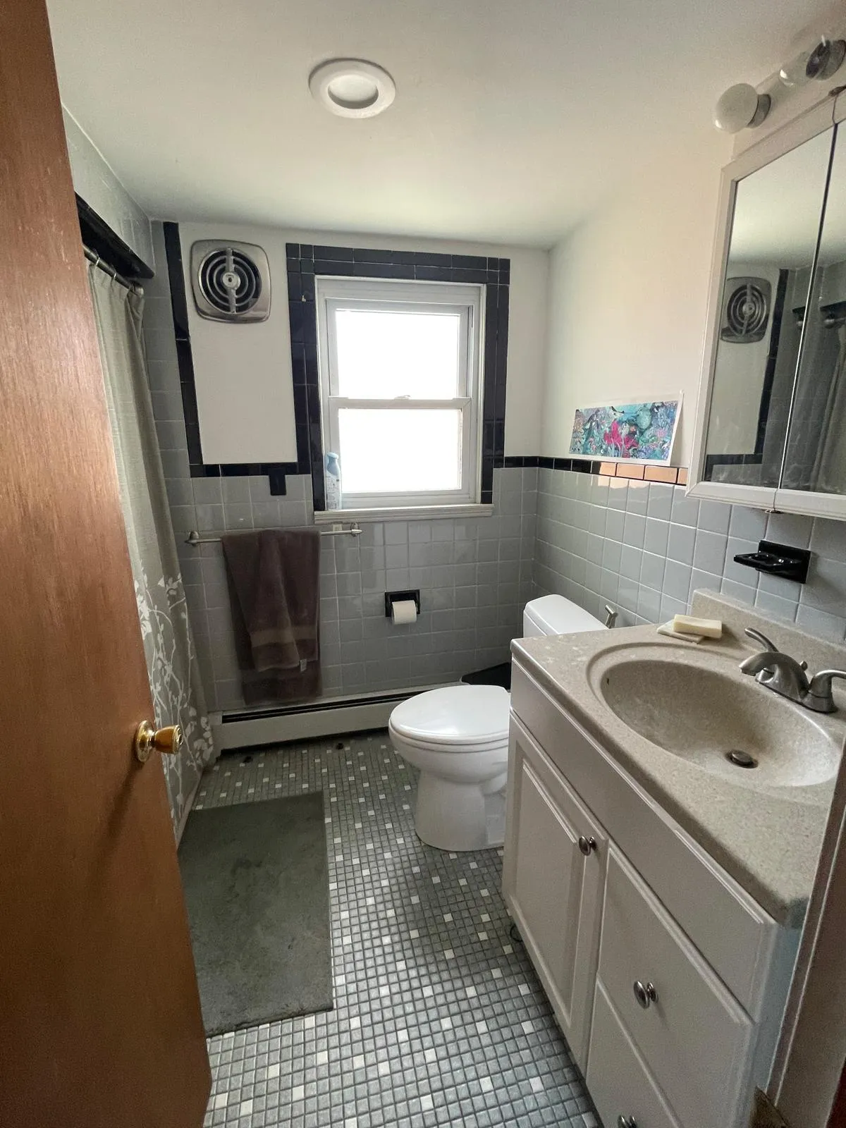 3 bed, 1 bath apartment for rent at 19 Mapleton St Unit 1, Brighton — photo 5 of 8