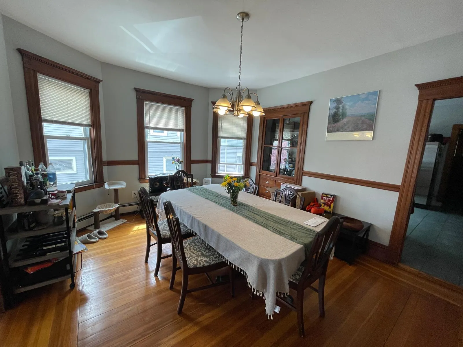 3 bed, 1 bath apartment for rent at 19 Mapleton St Unit 1, Brighton — photo 4 of 8
