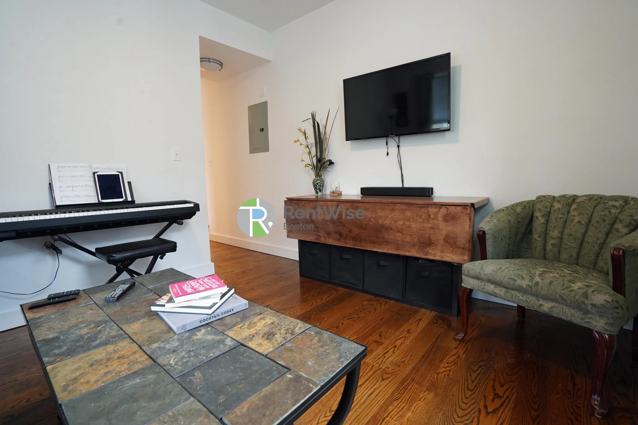 3 bed, 2 bath apartment for rent at 19 Marney St Unit 5, Wellington-Harrington — photo 4 of 41
