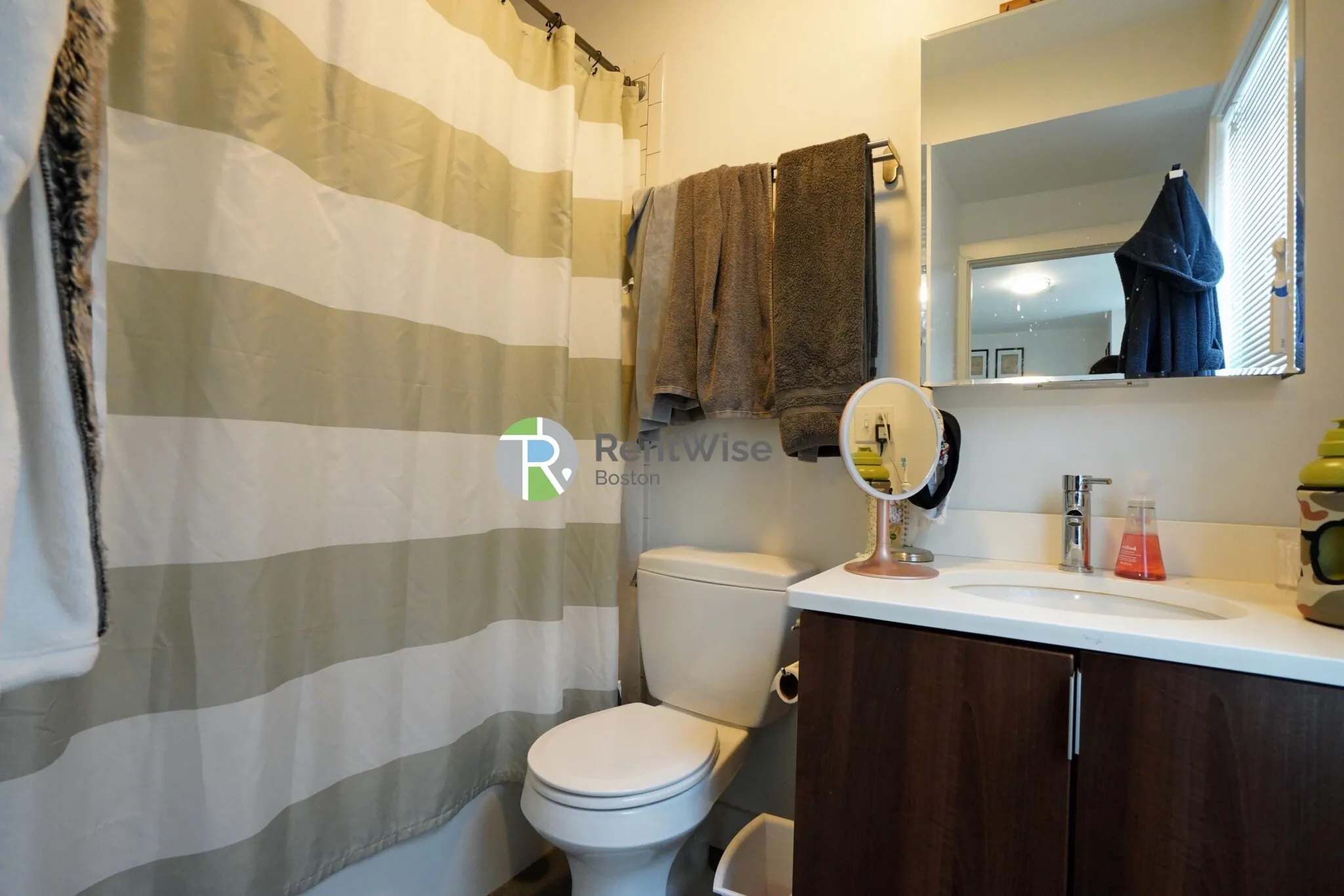 3 bed, 2 bath apartment for rent at 19 Marney St Unit 5, Wellington-Harrington — photo 21 of 41