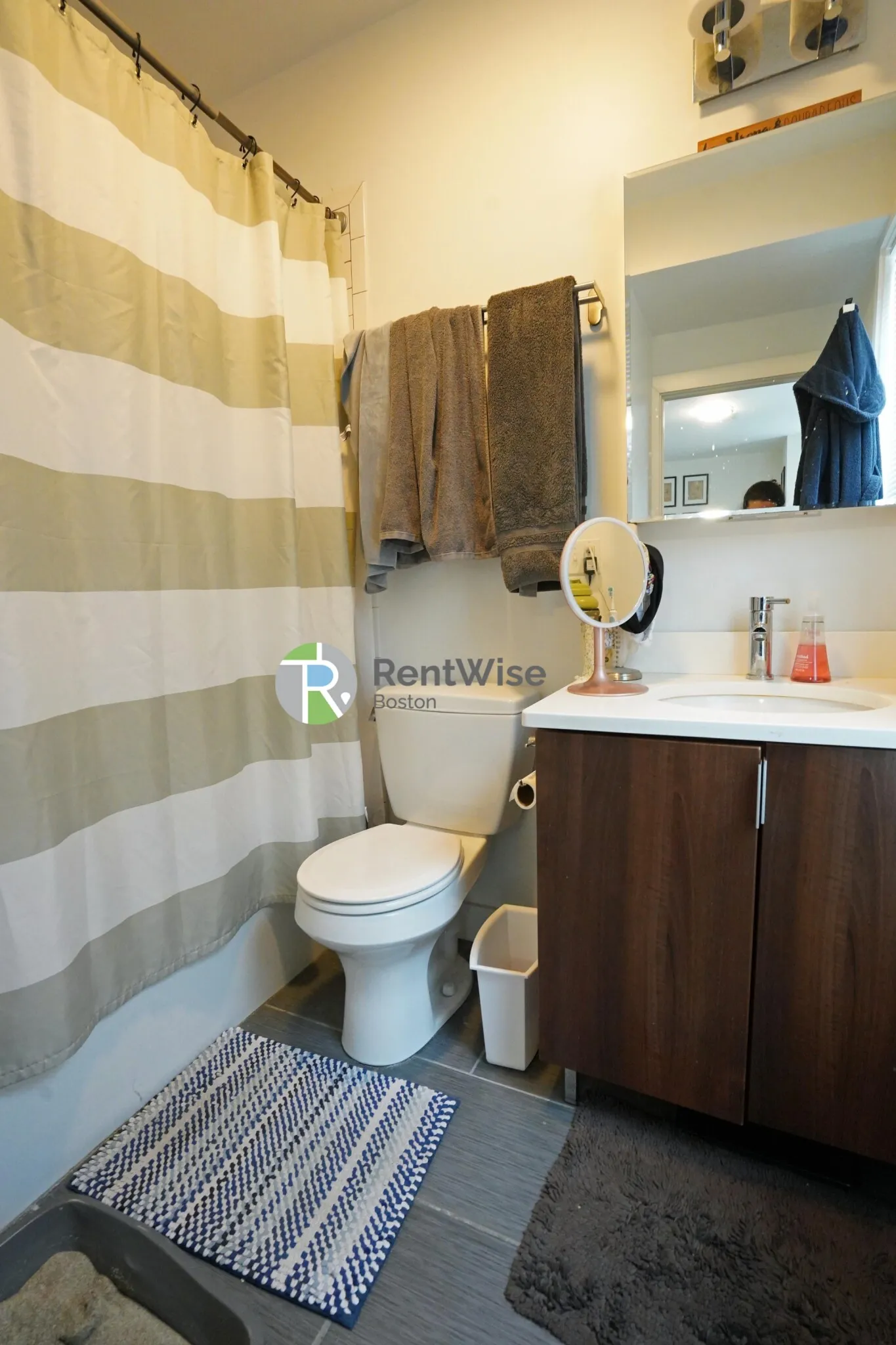 3 bed, 2 bath apartment for rent at 19 Marney St Unit 5, Wellington-Harrington — photo 22 of 41