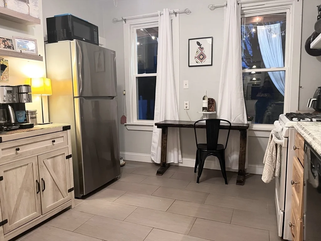 2 bed, 1 bath apartment for rent at 19 Marshall St Unit 1, Winter Hill — photo 15 of 24
