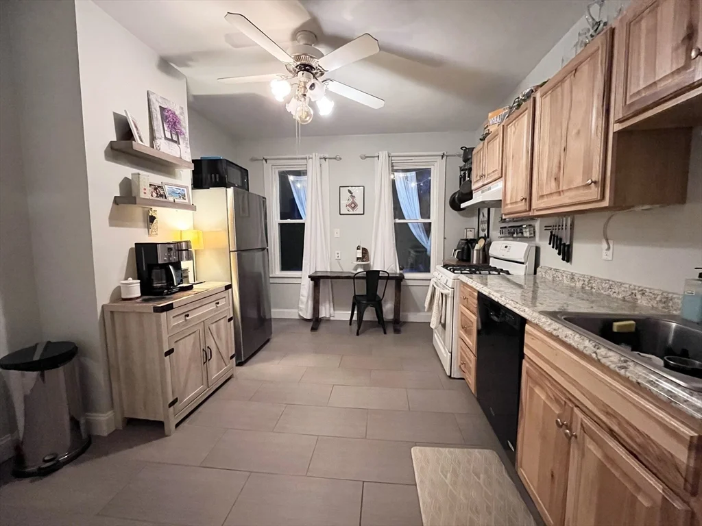 2 bed, 1 bath apartment for rent at 19 Marshall St Unit 1, Winter Hill — photo 13 of 24