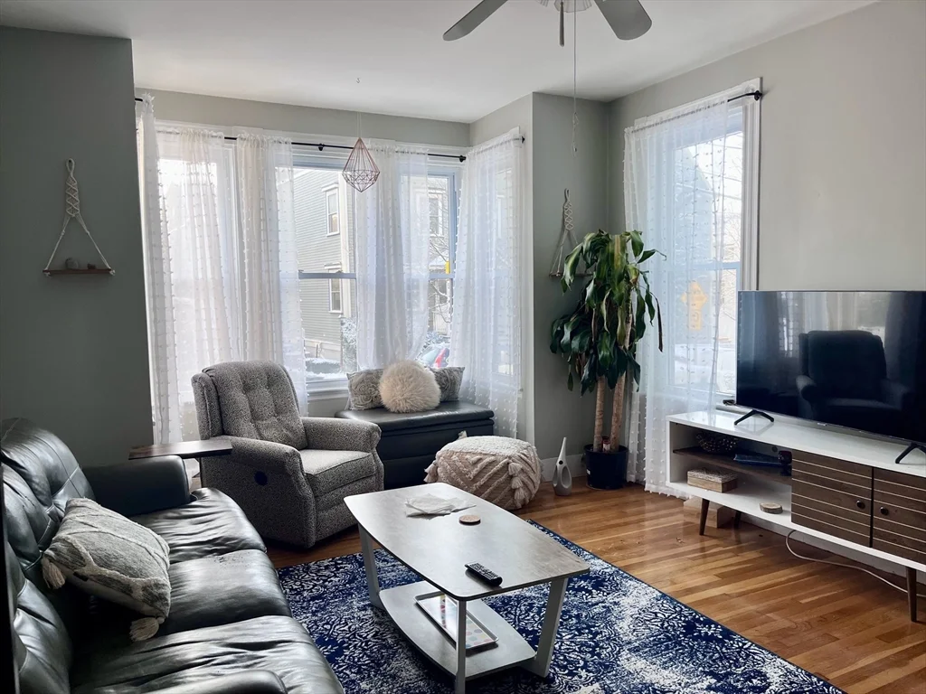 2 bed, 1 bath apartment for rent at 19 Marshall St Unit 1, Winter Hill