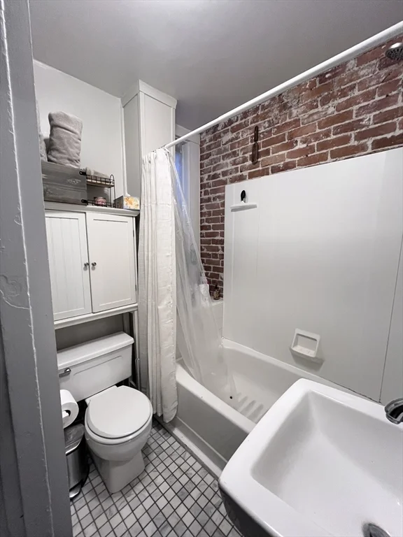 2 bed, 1 bath apartment for rent at 19 Marshall St Unit 1, Winter Hill — photo 17 of 24