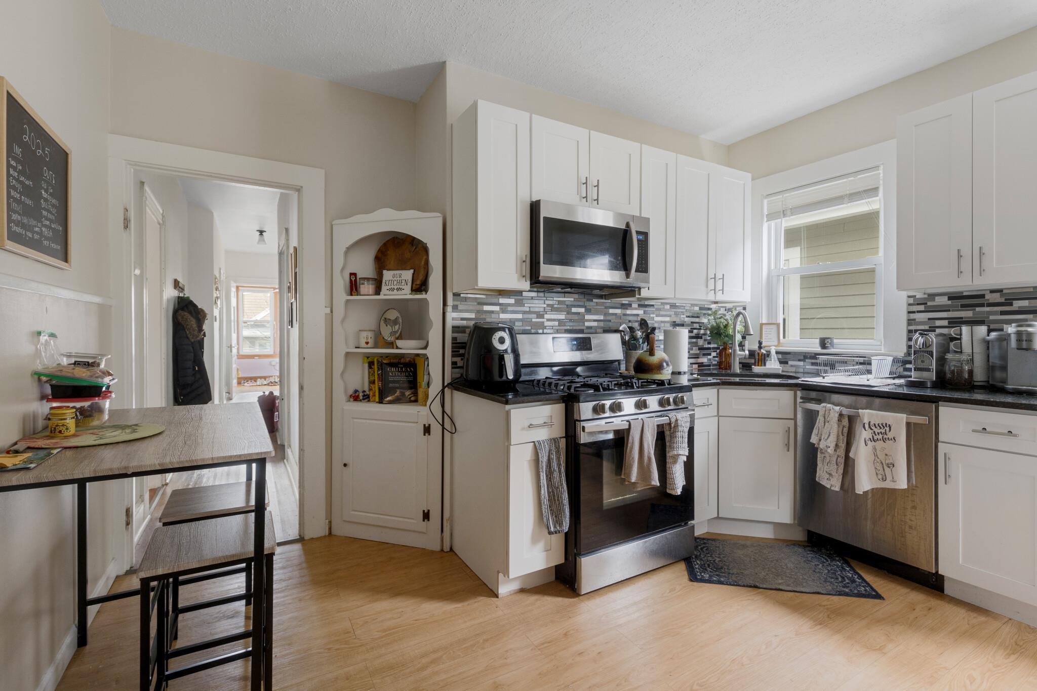 3 bed, 1 bath apartment for rent at 19 Marshall St Unit 2, Winter Hill — photo 1 of 16