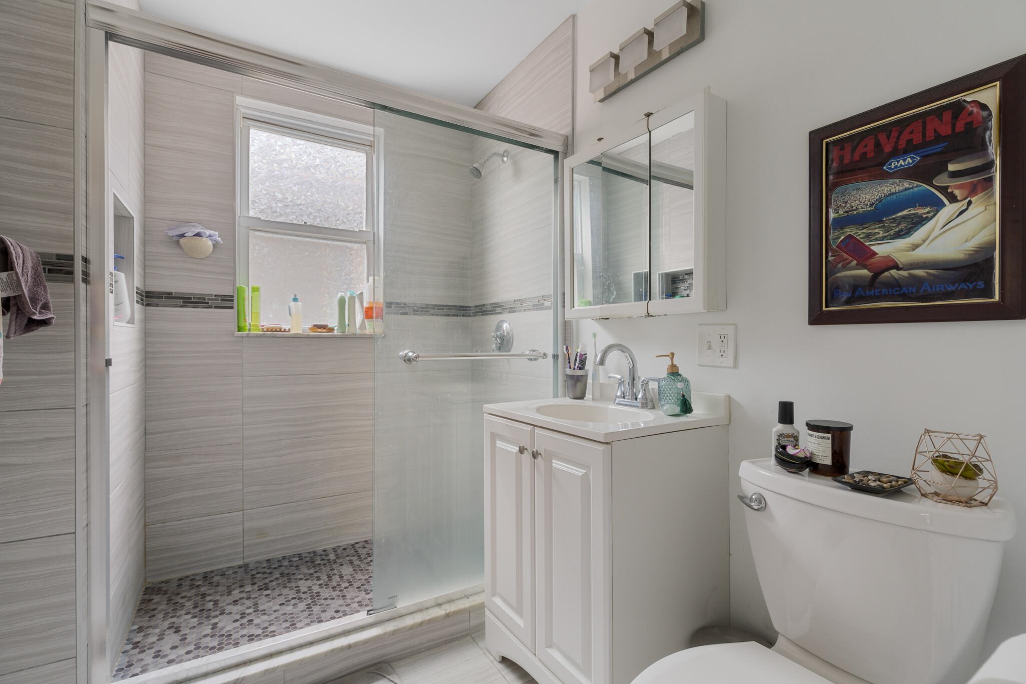 3 bed, 1 bath apartment for rent at 19 Marshall St Unit 2, Winter Hill — photo 10 of 16