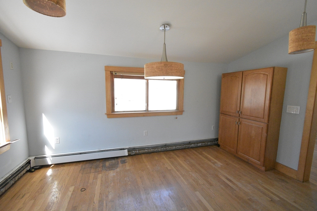 3 bed, 1 bath apartment for rent at 19 Mason St Unit 2, Boston — photo 6 of 13