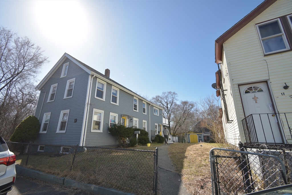 3 bed, 1 bath apartment for rent at 19 Mason St Unit 2, Boston — photo 3 of 13