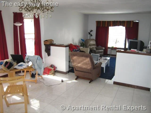 3 bed, 1 bath apartment for rent at 19 Mason St Unit 2, Teele Square — photo 1 of 3