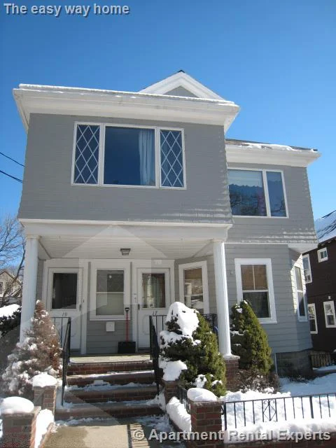 3 bed, 1 bath apartment for rent at 19 Mason St Unit 2, Teele Square — photo 3 of 3