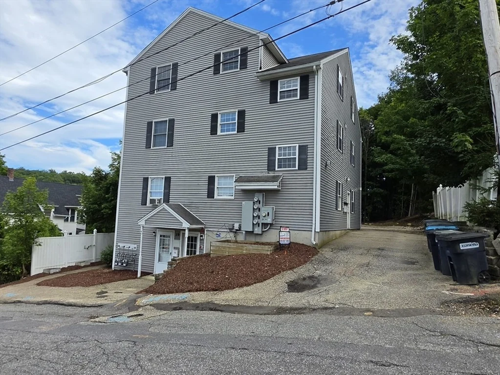 3 bed, 1 bath apartment for rent at 19 Mcdonald St Unit 3, Spencer — photo 1 of 18