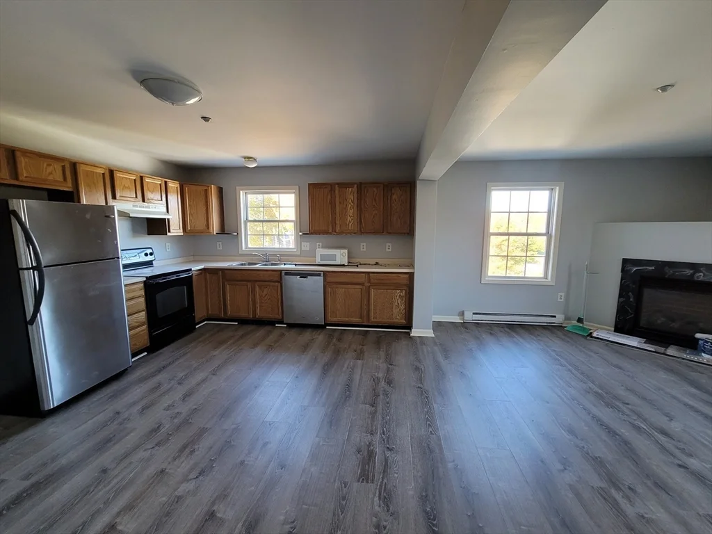 3 bed, 1 bath apartment for rent at 19 Mcdonald St Unit 3, Spencer — photo 9 of 18