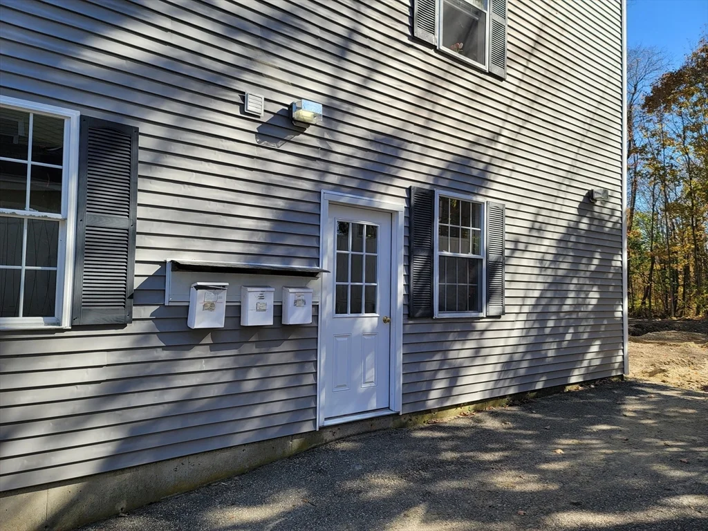 3 bed, 1 bath apartment for rent at 19 Mcdonald St Unit 3, Spencer — photo 4 of 18