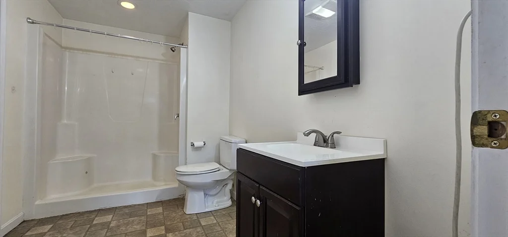 2 bed, 1 bath apartment for rent at 19 Mcdonald St Unit B, Spencer — photo 10 of 13