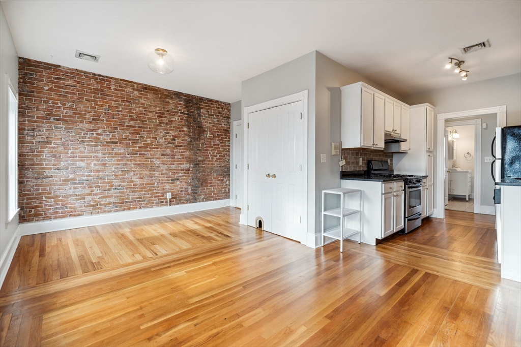 1 bed, 1 bath apartment for rent at 19 Medford St Unit 3, Chelsea — photo 1 of 25