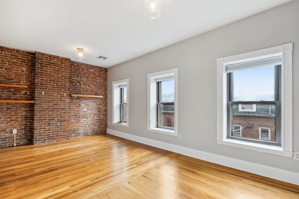 1 bed, 1 bath apartment for rent at 19 Medford St Unit 3, Chelsea — photo 2 of 25