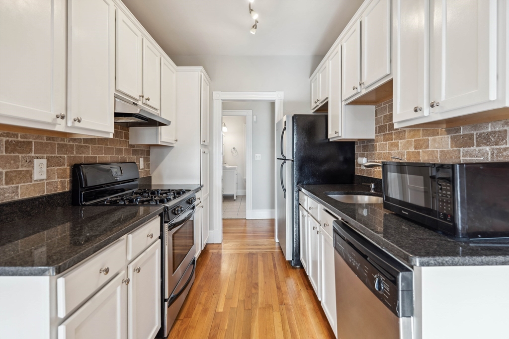 1 bed, 1 bath apartment for rent at 19 Medford St Unit 3, Chelsea — photo 4 of 25