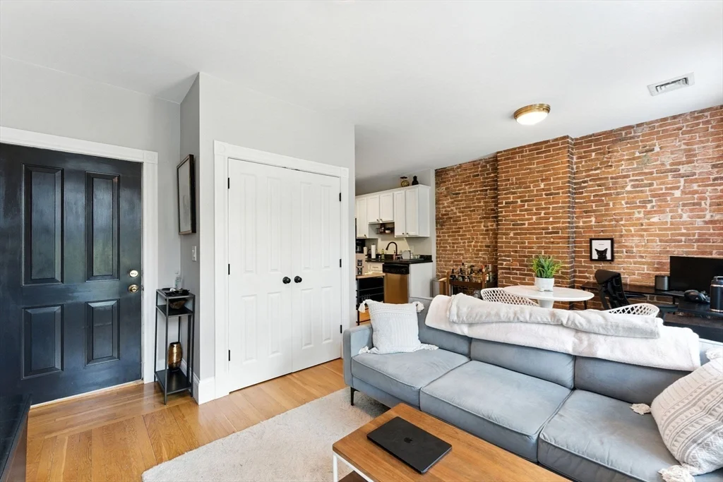 1 bed, 1 bath apartment for rent at 19 Medford St Unit U2, Chelsea — photo 3 of 26