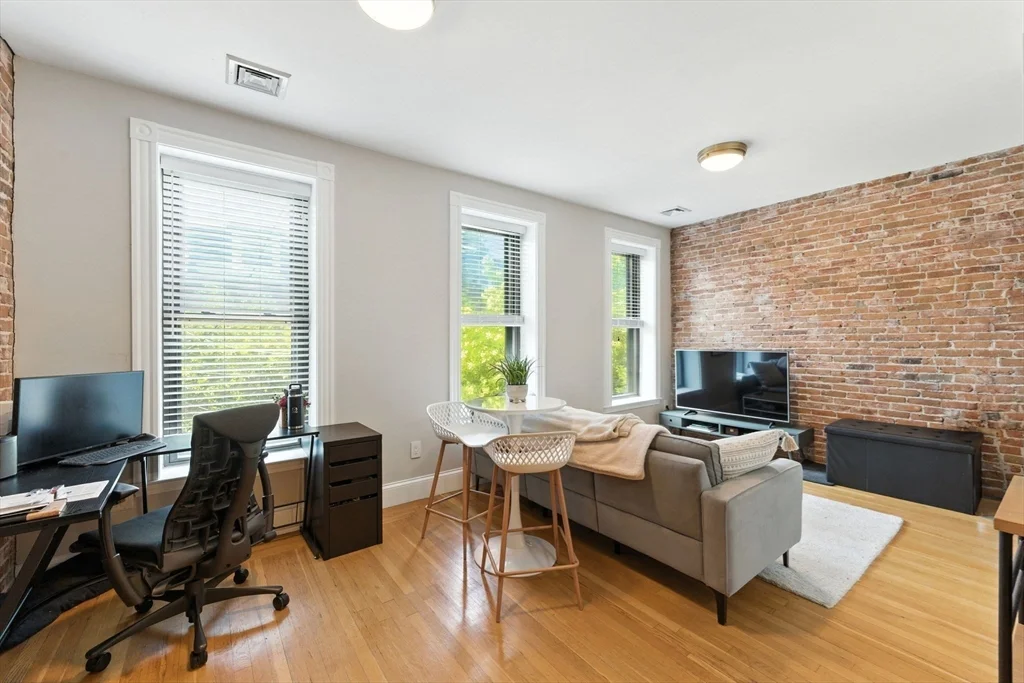 1 bed, 1 bath apartment for rent at 19 Medford St Unit U2, Chelsea — photo 8 of 26