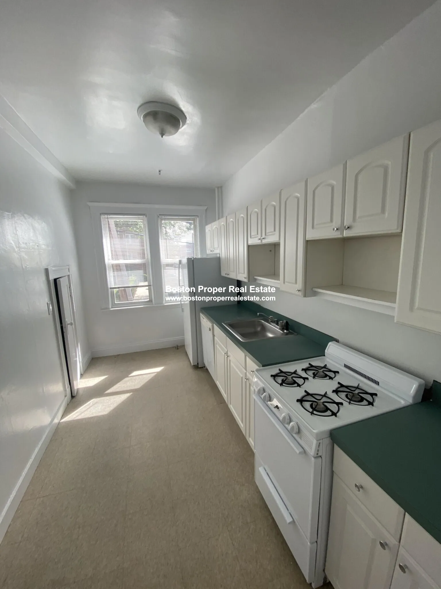 3 bed, 1 bath apartment for rent at 19 Melvin Ave Unit 14, Brighton — photo 15 of 22