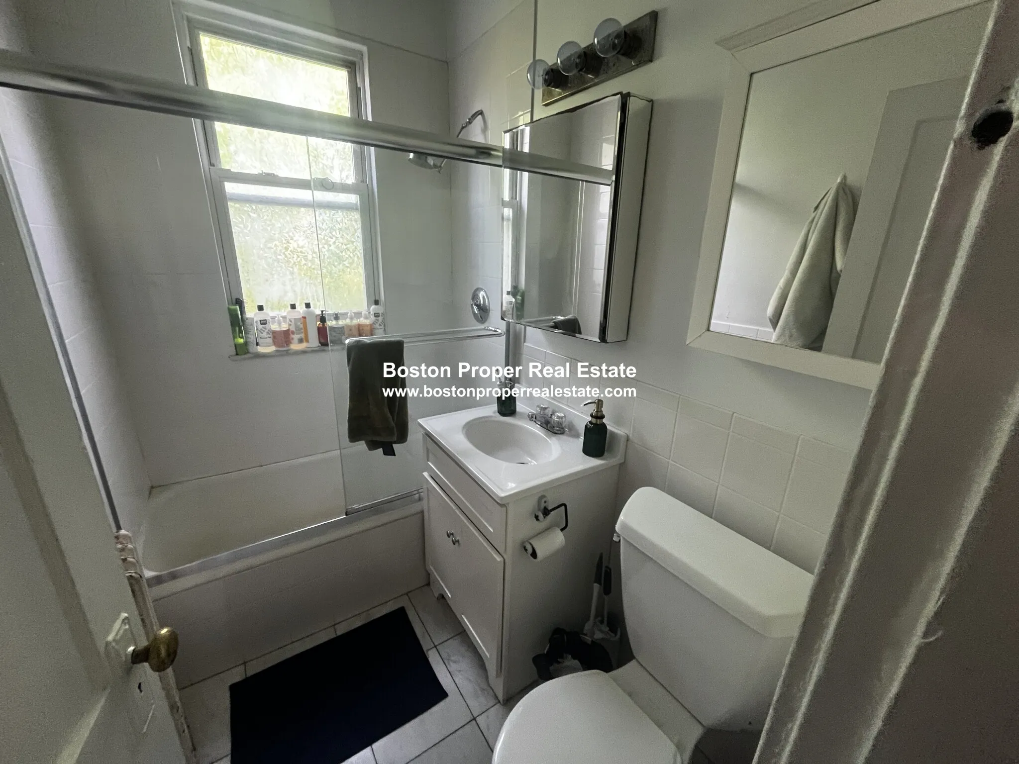 3 bed, 1 bath apartment for rent at 19 Melvin Ave Unit 14, Brighton — photo 11 of 22