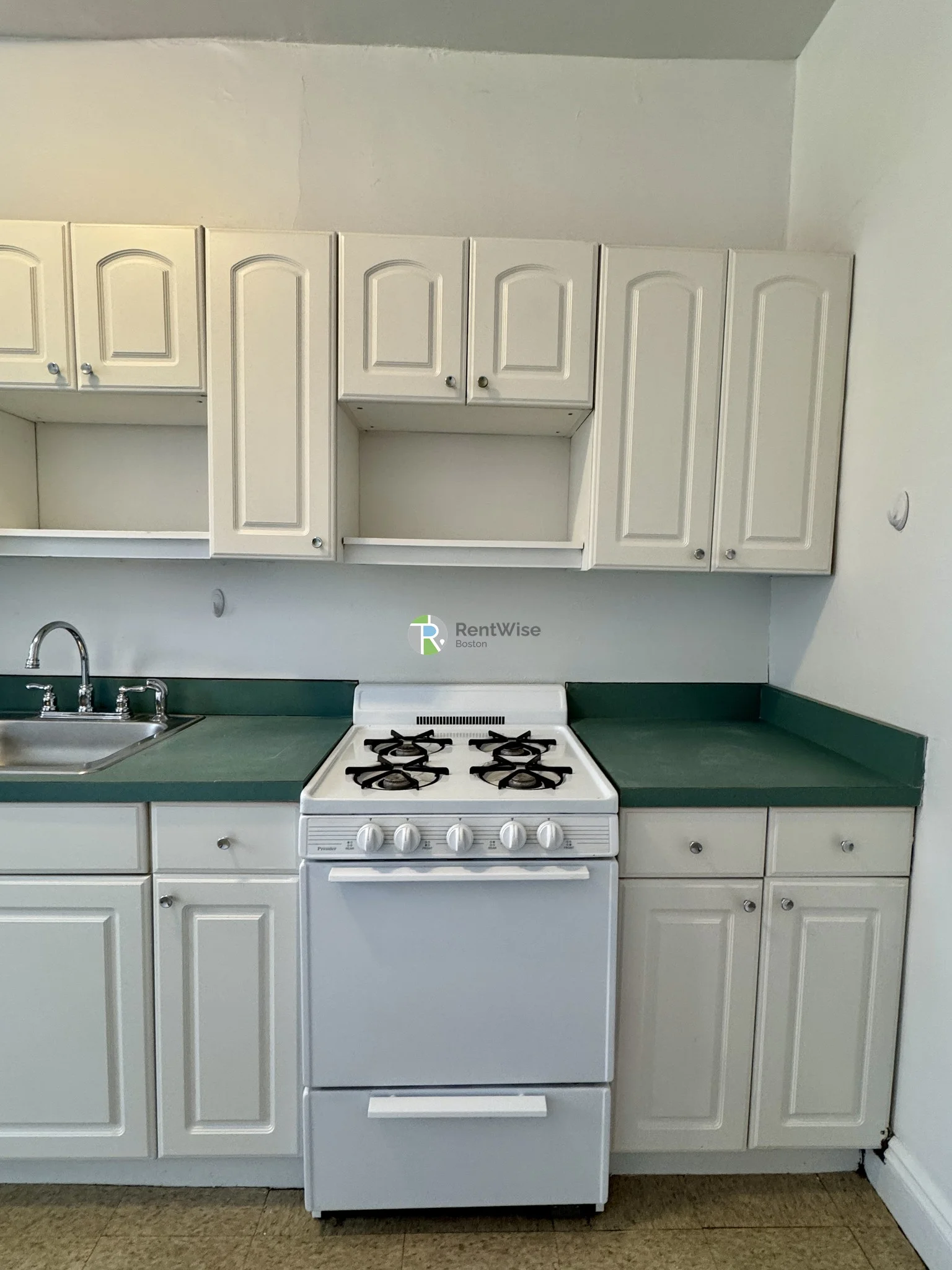 3 bed, 1 bath apartment for rent at 19 Melvin Ave Unit 4, Brighton — photo 8 of 28