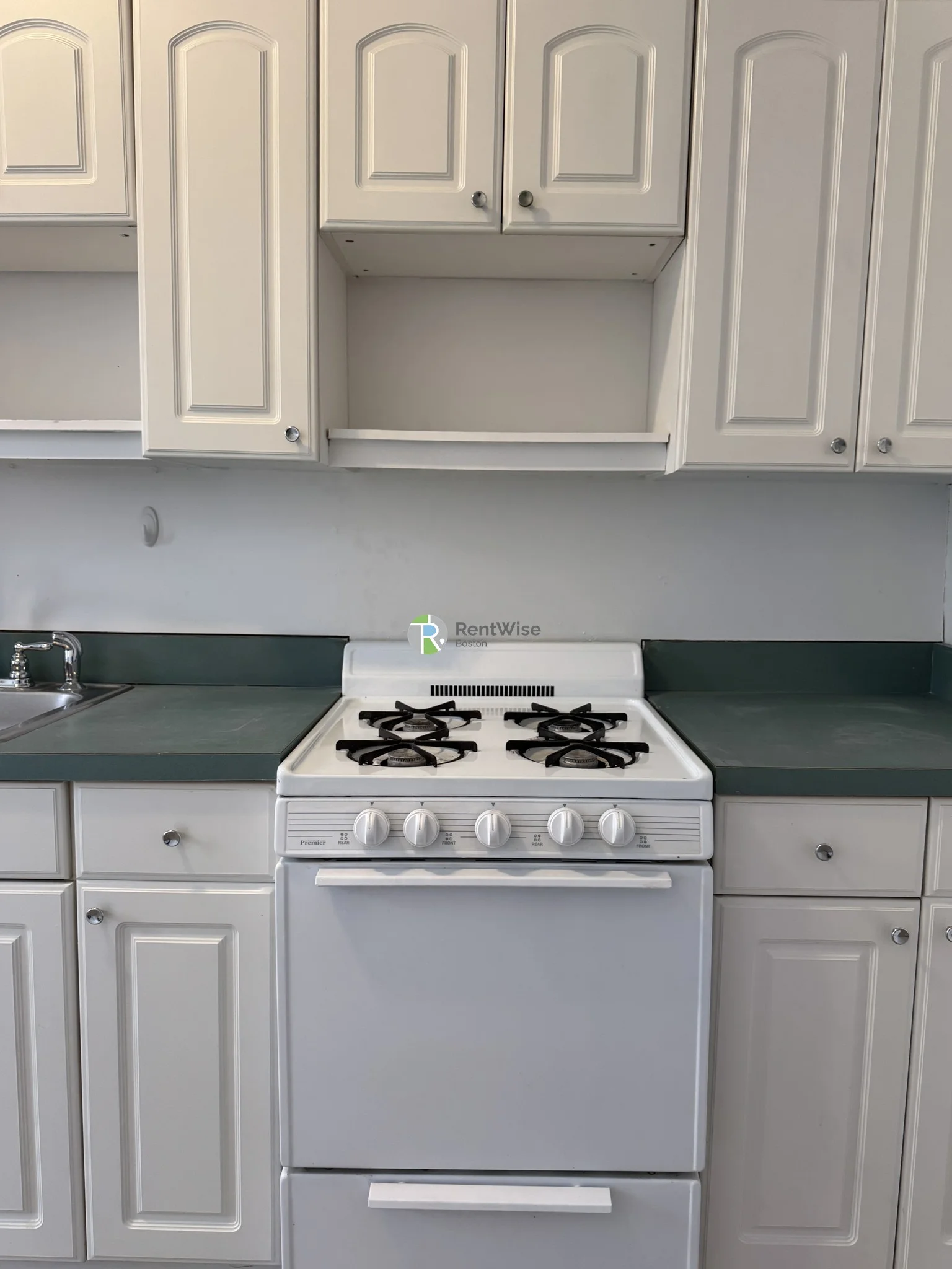 3 bed, 1 bath apartment for rent at 19 Melvin Ave Unit 4, Brighton — photo 9 of 28