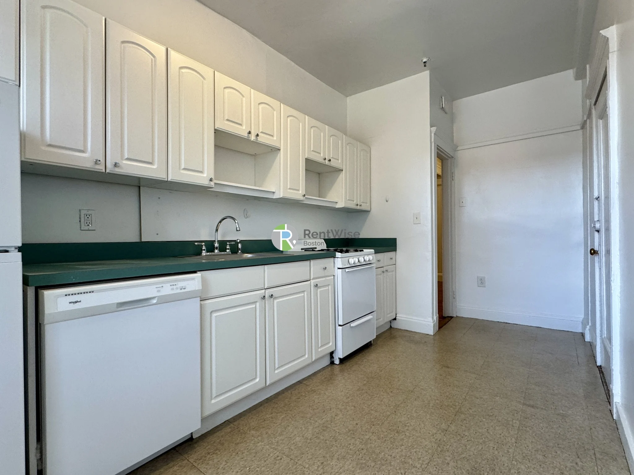 3 bed, 1 bath apartment for rent at 19 Melvin Ave Unit 4, Brighton — photo 7 of 28