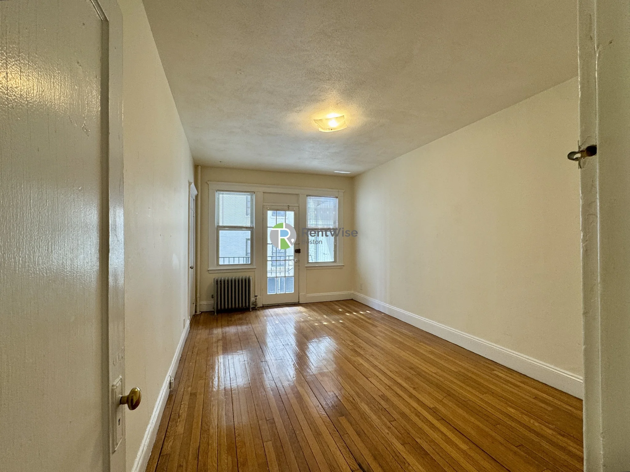 3 bed, 1 bath apartment for rent at 19 Melvin Ave Unit 4, Brighton — photo 2 of 28