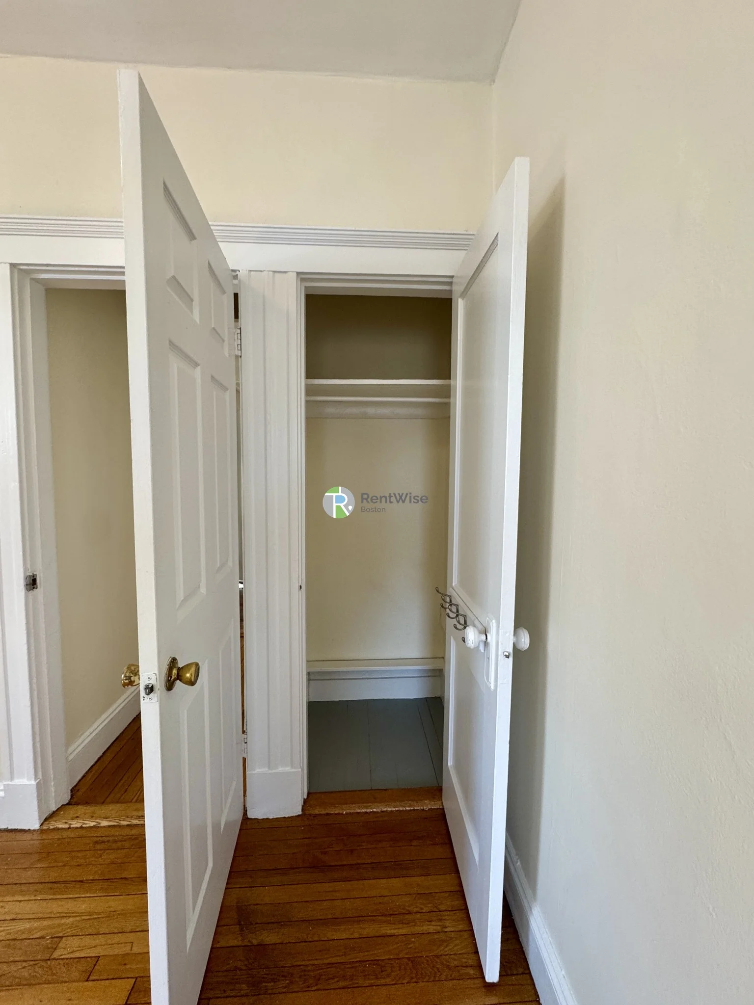 3 bed, 1 bath apartment for rent at 19 Melvin Ave Unit 4, Brighton — photo 15 of 28