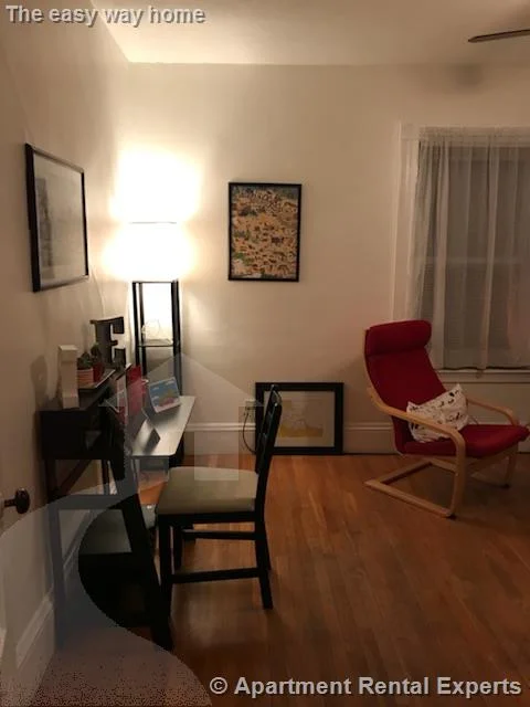 2 bed, 1 bath apartment for rent at 19 Miller Ave Unit 2, North Cambridge — photo 3 of 13