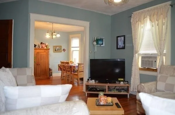 3 bed, 1 bath apartment for rent at 19 Montfern Ave Unit 3, Brighton — photo 5 of 12