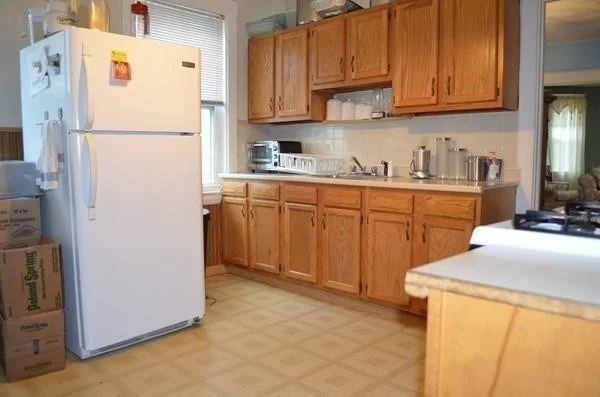 3 bed, 1 bath apartment for rent at 19 Montfern Ave Unit 3, Brighton — photo 8 of 12