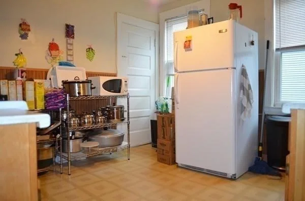 3 bed, 1 bath apartment for rent at 19 Montfern Ave Unit 3, Brighton — photo 9 of 12