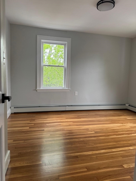 3 bed, 1 bath apartment for rent at 19 Nahant Pl Unit 2, Lynn — photo 6 of 7