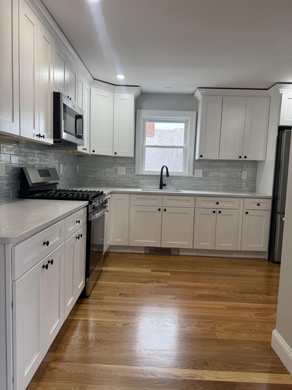 3 bed, 1 bath apartment for rent at 19 Nahant Pl Unit 2, Lynn — photo 2 of 7